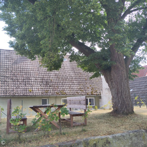 Rastplatz vor der Kirche